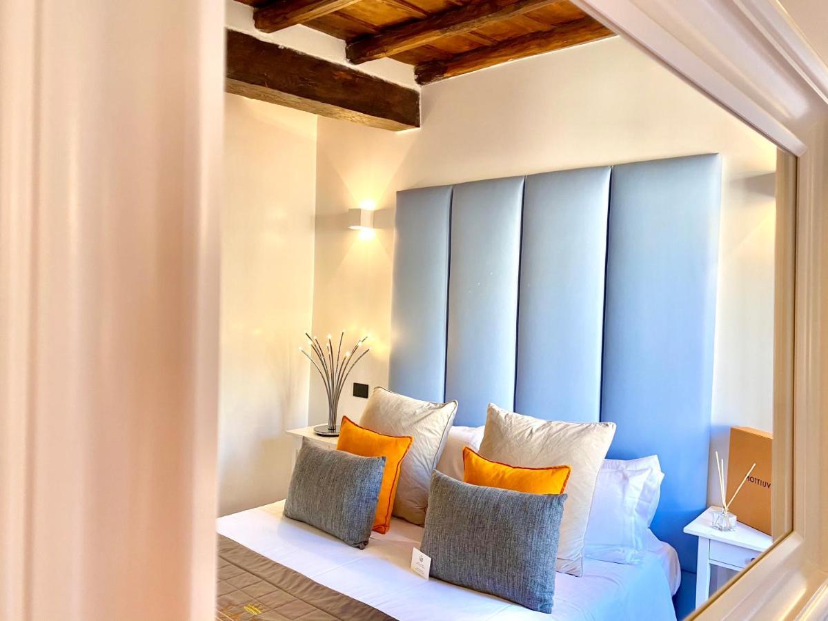 רומא Palace Fontana Di Trevi Apartments מראה חיצוני תמונה